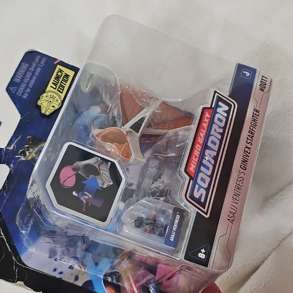 Star Wars Micro Galaxy Squadron Asajj Ventress's Ginivex Starfighter Toy - Picture 7 of 9